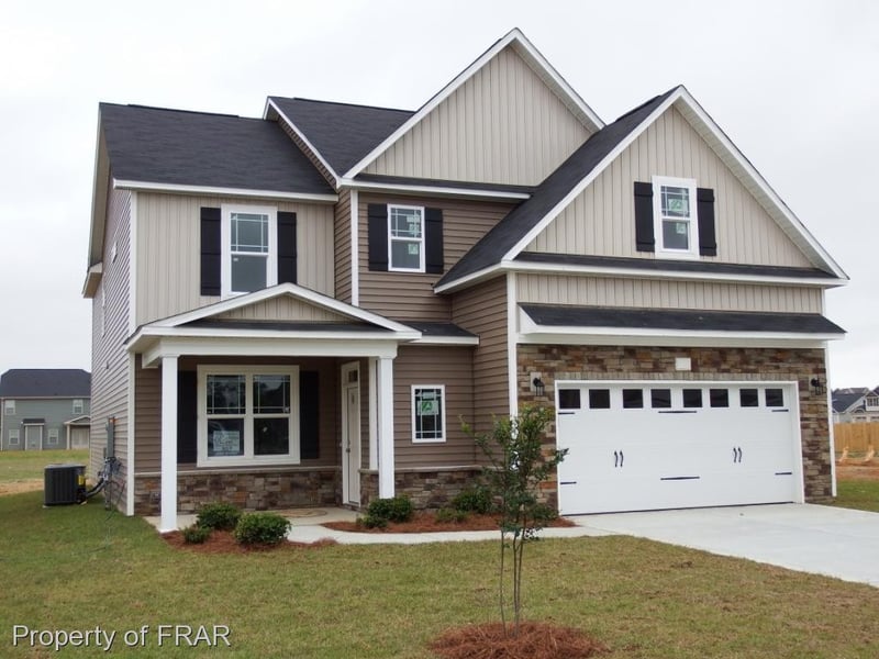 1620 Man O War Dr, Hope Mills, NC 28314