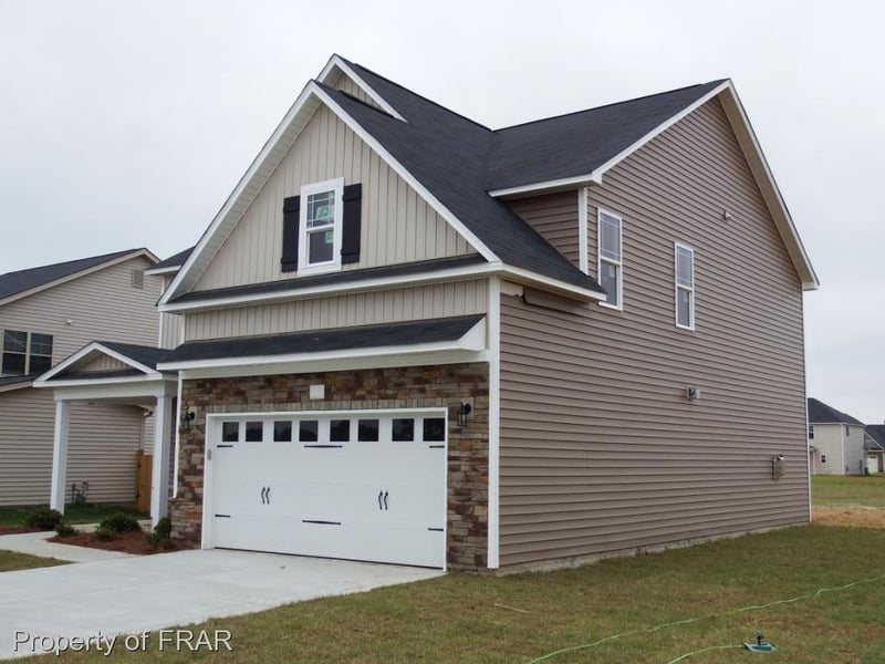 1620 Man O War Dr, Hope Mills, NC 28314