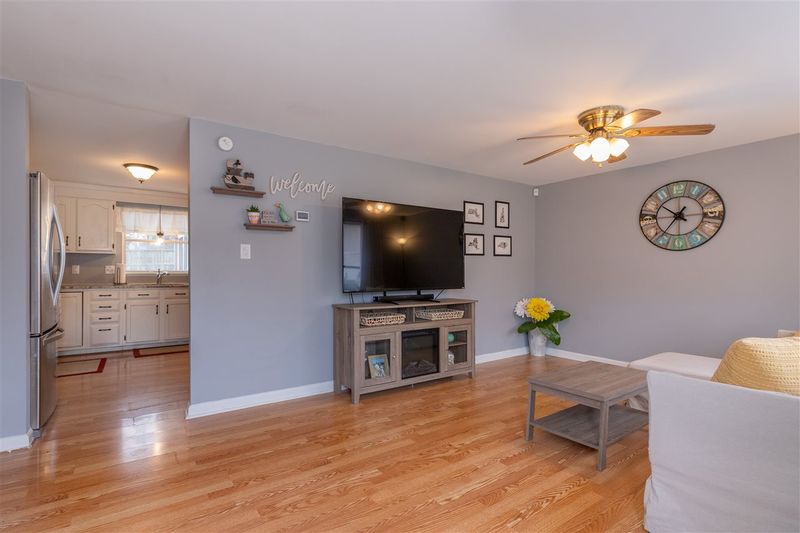 1620 River Knoll Dr, Raleigh, NC 27610
