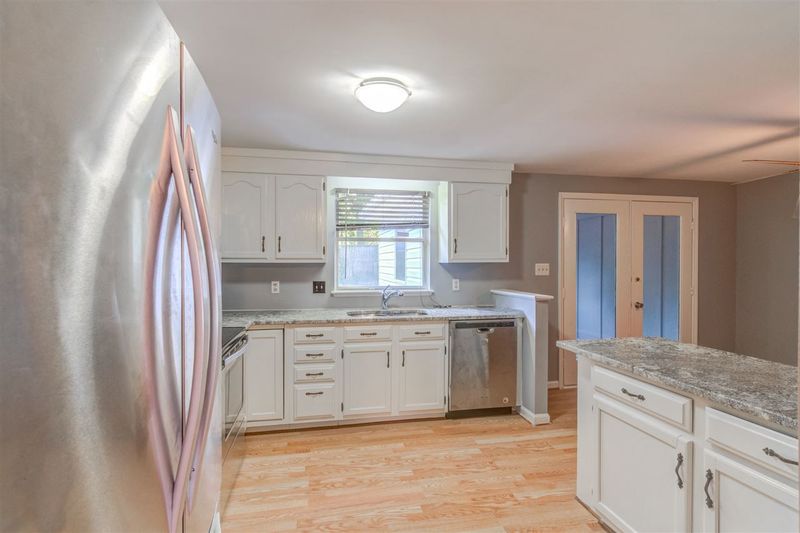 1620 Riverknoll Dr, Raleigh, NC 27610