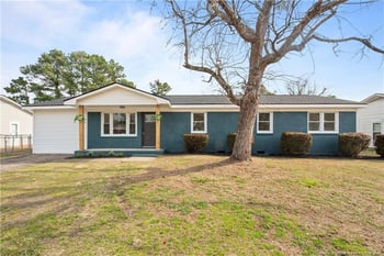 1621 Grandview Dr, Fayetteville, NC 28314