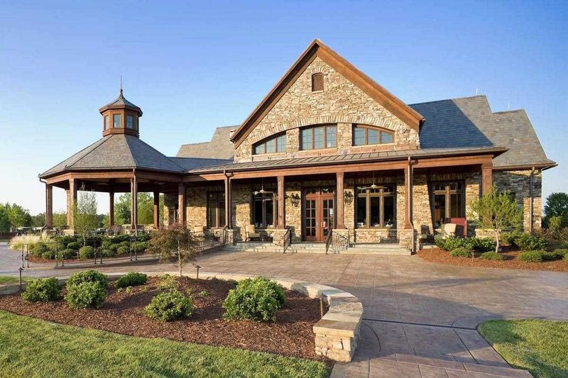 1621 Hasentree Villa Ln, Wake Forest, NC 27587