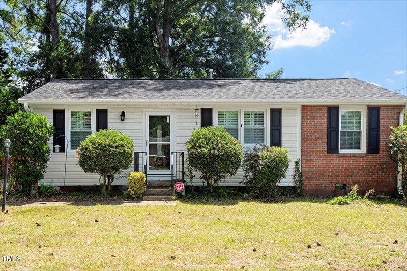 1621 Seminole Trl, Raleigh, NC 27609