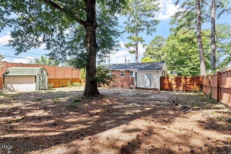 1621 Seminole Trl, Raleigh, NC 27609