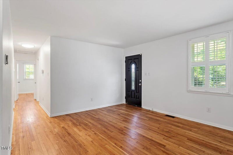 1621 Seminole Trl, Raleigh, NC 27609