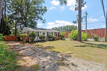 1621 Seminole Trl, Raleigh, NC 27609