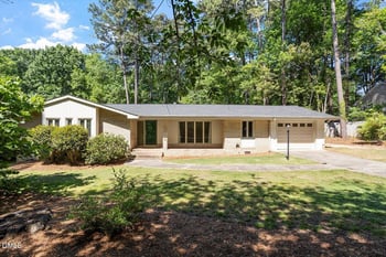 1621 Stonehurst Rd, Raleigh, NC 27607