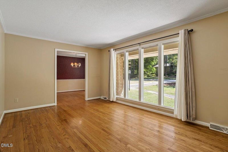 1621 Stonehurst Rd, Raleigh, NC 27607
