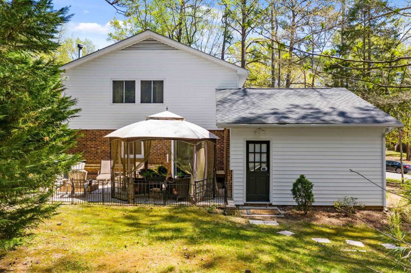 1622 Glengarry Dr, Cary, NC 27511