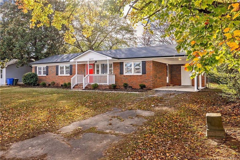 1622 Grandview Dr, Fayetteville, NC 28314