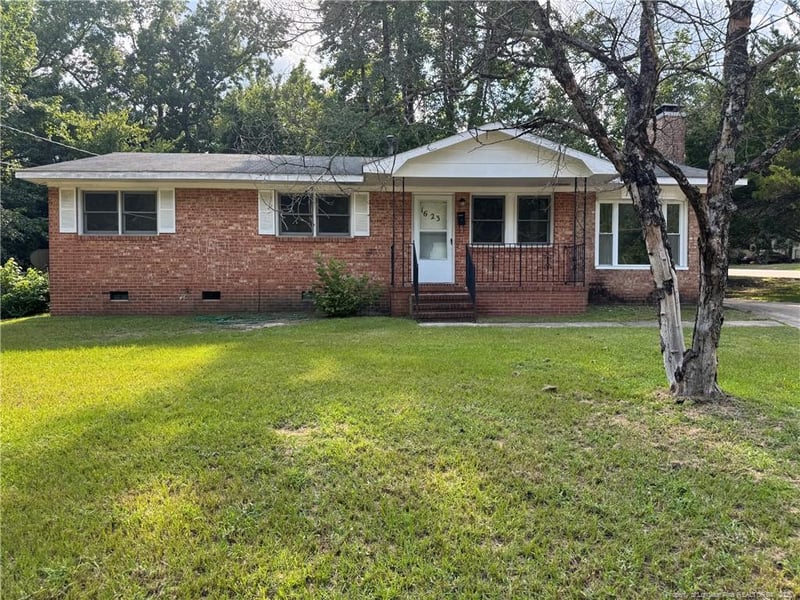 1623 Gibson St, Fayetteville, NC 28301