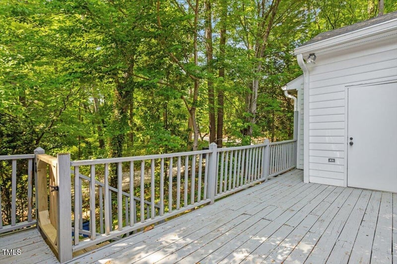 1623 Village Glenn Dr, Raleigh, NC 27612