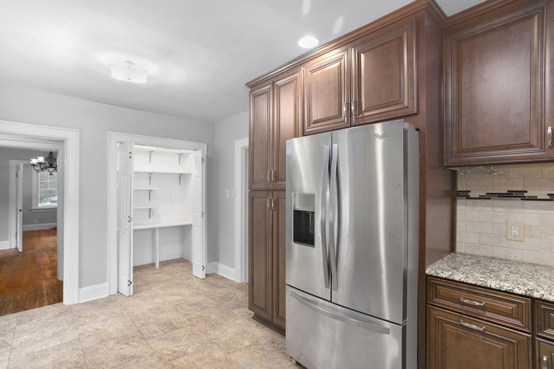 1624 Bennett St, Raleigh, NC 27604