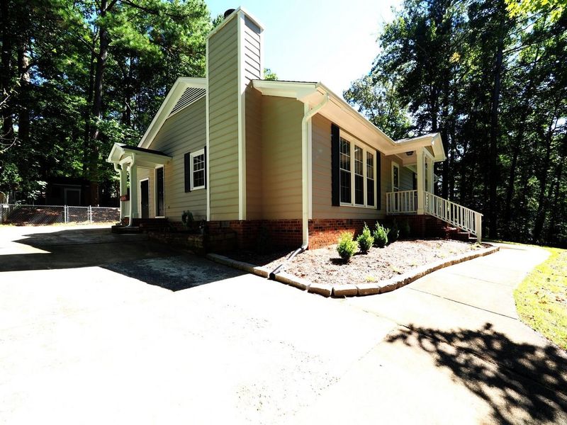 1624 Glengarry Dr, Cary, NC 27511