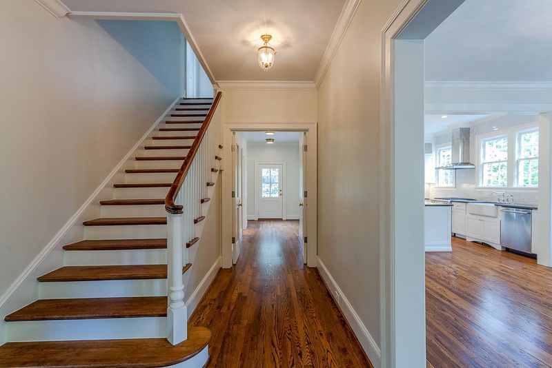 1624 Park Dr, Raleigh, NC 27605