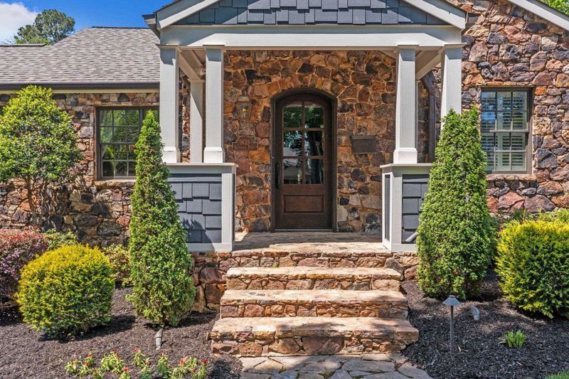 1625 Lorraine Rd, Raleigh, NC 27607