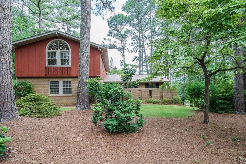 1626 Hermitage Rd, Sanford, NC 27330