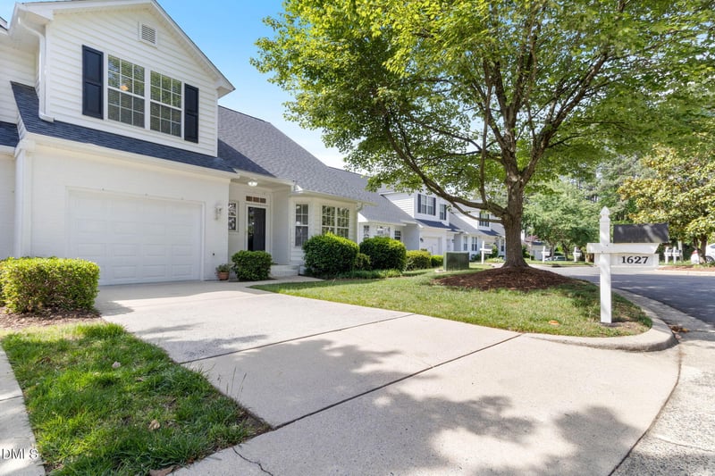 1627 Shepherds Glade Dr, Apex, NC 27523