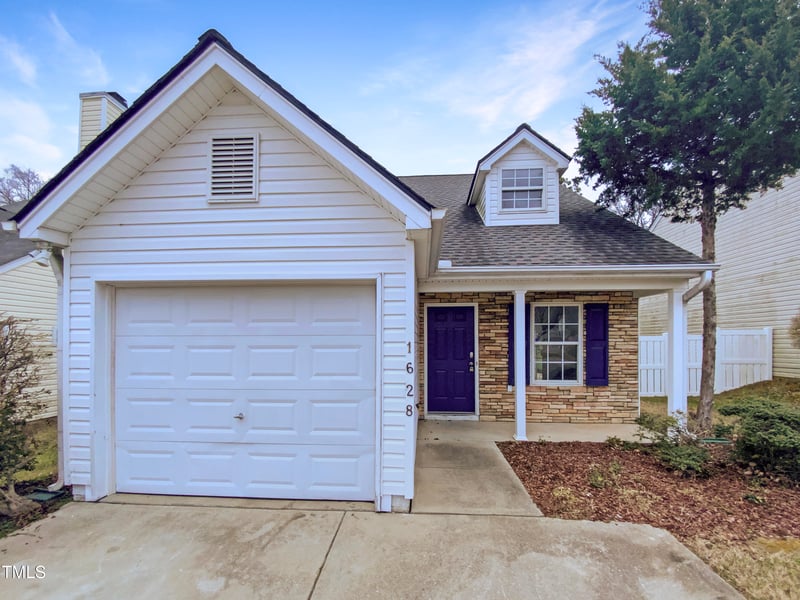 1628 Beacon Village Dr, Raleigh, NC 27604