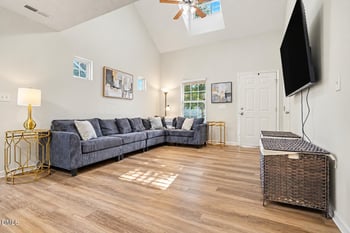 1628 Beacon Village Dr, Raleigh, NC 27604