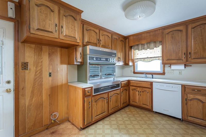 1628 Sherron Rd, Durham, NC 27703
