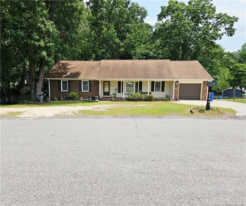 1628 Sweetgum Cir, Fayetteville, NC 28304