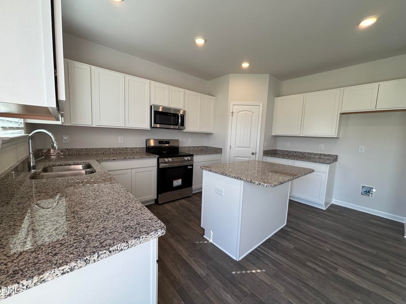 1629 Elk Run Dr, Fayetteville, NC 28312