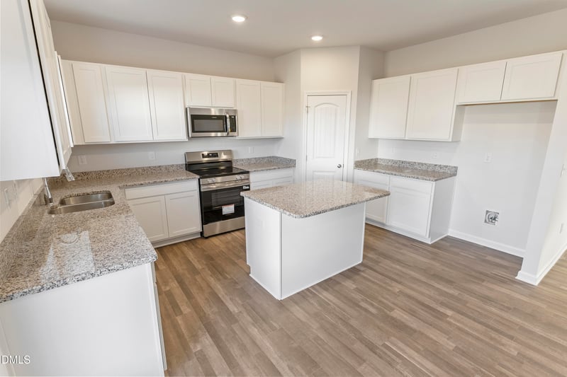 1629 Elk Run Dr, Fayetteville, NC 28312