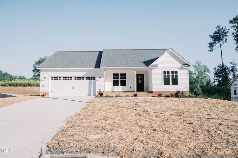 163 Maple Dr, Erwin, NC 28339