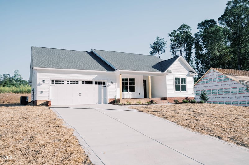 163 Maple Dr, Erwin, NC 28339
