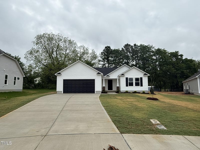 163 Oakfield Trace Dr, Four Oaks, NC 27524