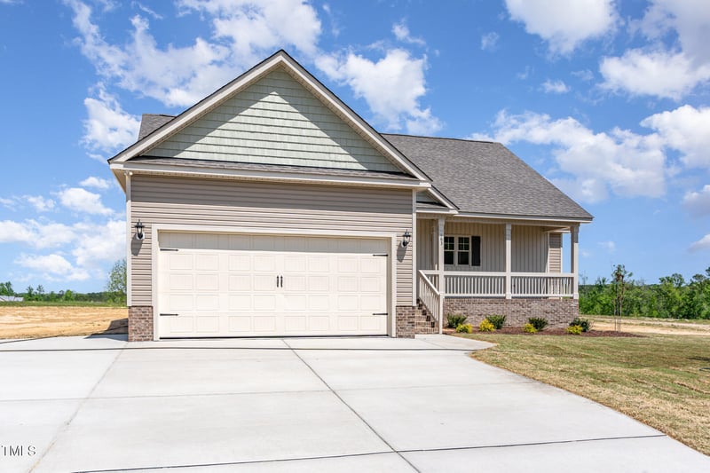 163 Royal Ave, Selma, NC 27576