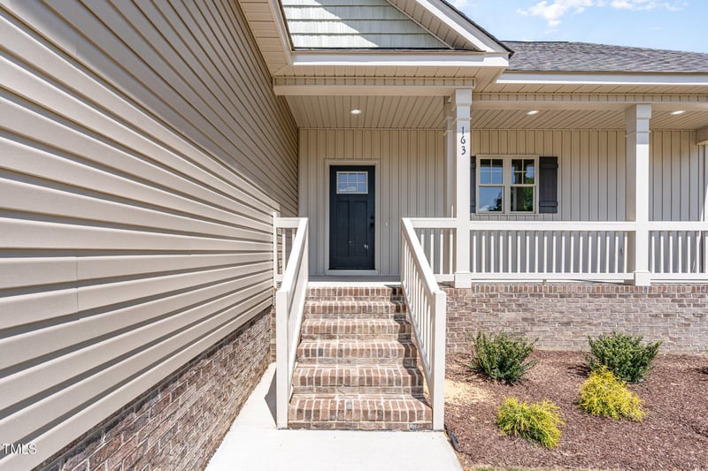 163 Royal Ave, Selma, NC 27576
