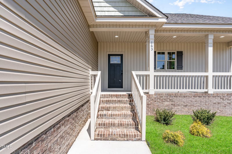 163 Royal Ave, Selma, NC 27576