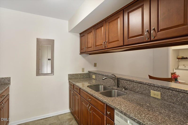 163 Springberry Ln, Chapel Hill, NC 27517
