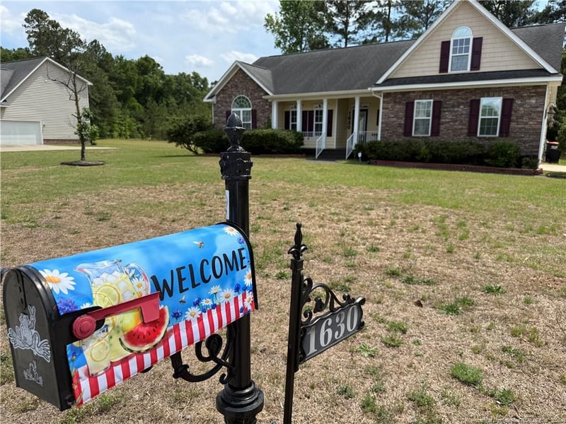 1630 Pristine Ln, Hope Mills, NC 28348