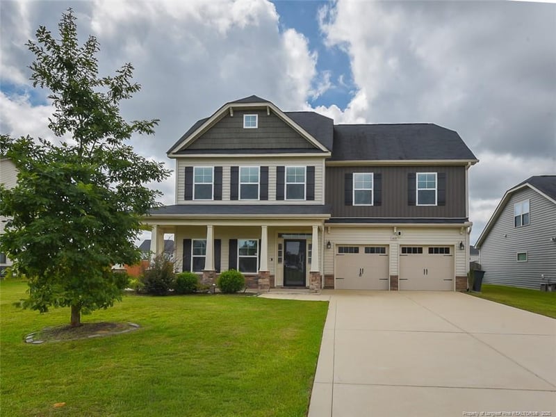 1632 Man O War Dr, Hope Mills, NC 28348