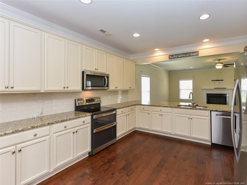 1632 Man O War Dr, Hope Mills, NC 28348