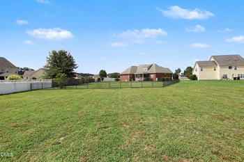 1633 Holloman Dr, Fayetteville, NC 28312
