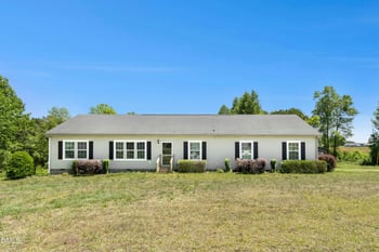 1634 Lynch Rd, Selma, NC 27576