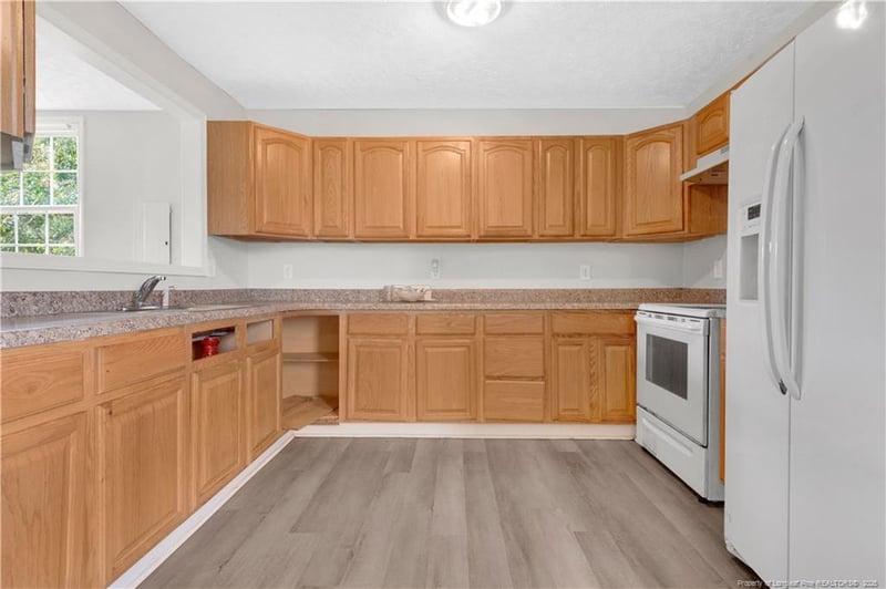 1636 Eureka Ave, Fayetteville, NC 28311