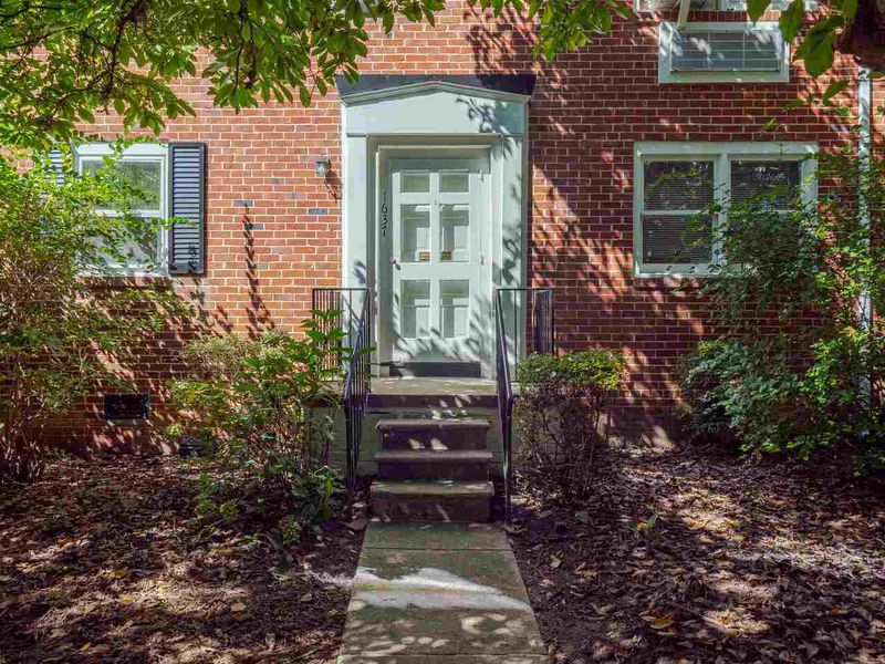 1637 Sutton Dr, Raleigh, NC 27605
