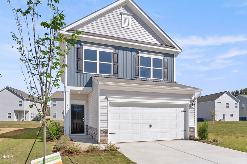 164 Courtside Dr, Dunn, NC 28334