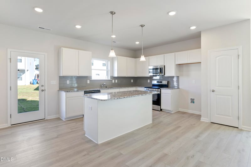 164 Courtside Dr, Dunn, NC 28334