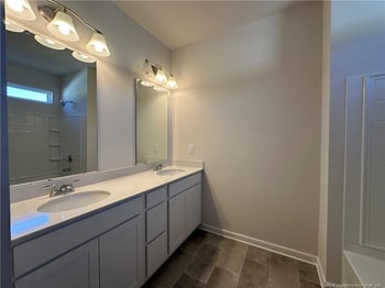 164 Courtside Dr, Dunn, NC 28334