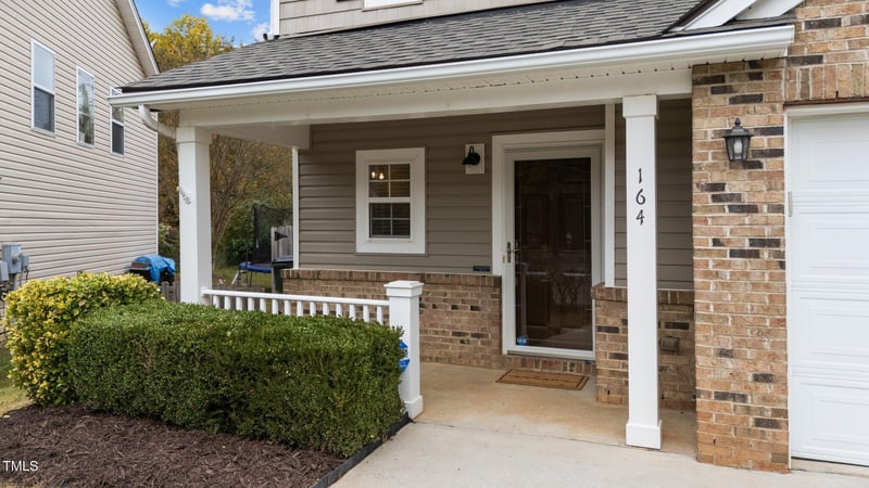 164 Palmdale Ct, Holly Springs, NC 27540