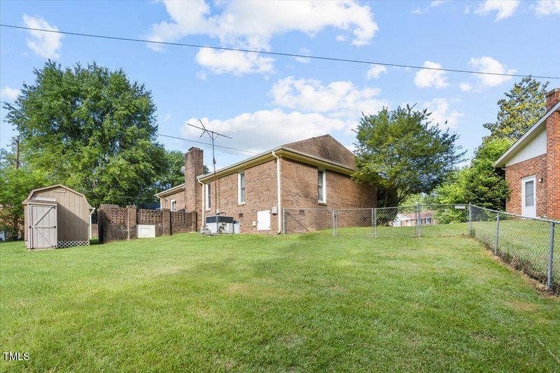 1641 Regency Dr, Burlington, NC 27215