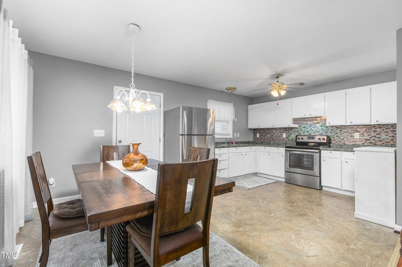 1643 Elm St, Burlington, NC 27217