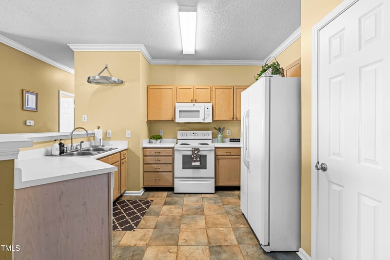 1645 Kenmore Dr, Clayton, NC 27520