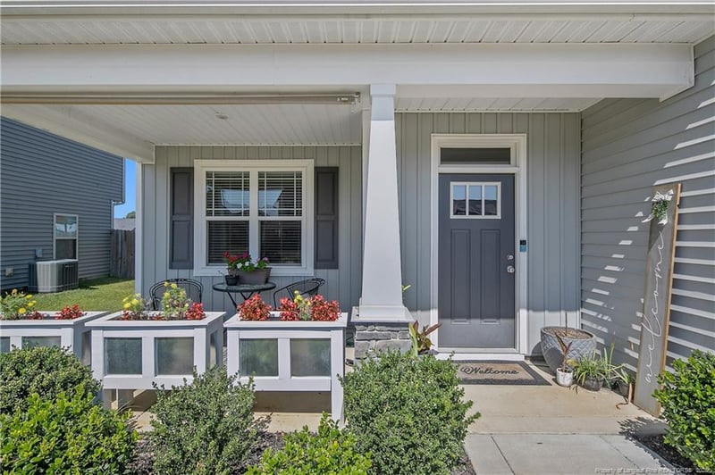 1645 Seattle Slew Ln, Hope Mills, NC 28348
